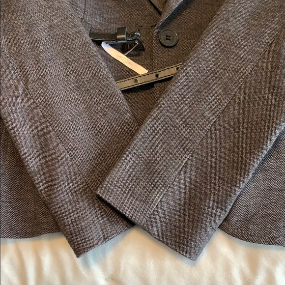 Smart Set Blazer - Picture 5 of 7